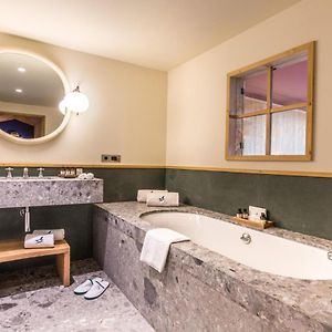 Suite de Luxe à 2 Chambres à Coucher